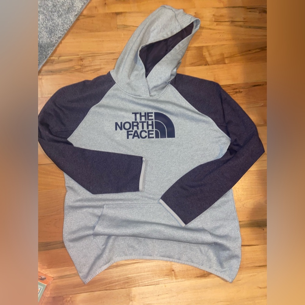 Women’s North Face Hoodie